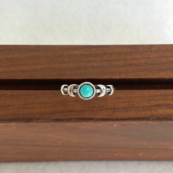 Sterling Silver 925 Dainty Minimalist Crescent Moon Turquoise Band Ring Sz 5.75 - Picture 3 of 16